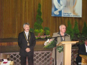 КМЕТЪТ ВРЪЧИ ТЪРЖЕСТВЕНО ПОЧЕТНИЯ ЗНАК НА МОНТАНА