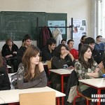 МОН: ВЪНШНОТО ОЦЕНЯВАНЕ СТАВА ВХОД ЗА ГИМНАЗИЯ