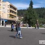 ПИЯН ВИЛНЕЕ В ОБЩИНА, ИСКА ДА БИЕ СЛУЖИТЕЛИ, СЪДЯТ ГО НАЧАСА!