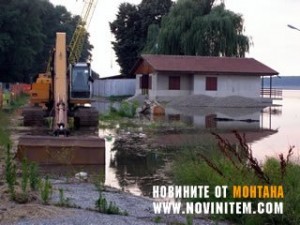 ЛОМ И ДУНАВ СЕ ДЕБНАТ, ВЪВ ВСЕКИ МОМЕНТ ВОДАТА МОЖЕ ДА ЗАПОЧНЕ ДА НАХЛУВА В ГРАДА
