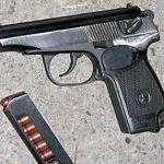 СТАРЕЦ СЕ РЕПЧИ С ПИЩОВ В МАХАЛА