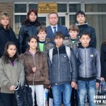 10 ДЕЦА НА ЗАГИНАЛИ ПОЛИЦАИ ПОЛУЧИХА ДАРЕНИЯ ПО 490 ЛЕВА ЗА КОЛЕДА