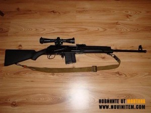 ЖЕНА КРИЕ БОЕН АРСЕНАЛ В ДОМА СИ