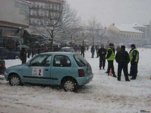 МНОГО СНЯГ ТРУПА В МОНТАНА, ПЪТИЩАТА ПРОХОДИМИ ЗАСЕГА