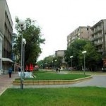 В ЛОМ ВСЕ ОЩЕ Е ЗАБРАНЕНО ПАРКИРАНЕТО ПРЕД ВХОДА НА ОБЩИНАТА