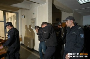 ДАНКЕРА И ОХРАНИТЕЛИТЕ МУ - ПОД ДОМАШЕН АРЕСТ