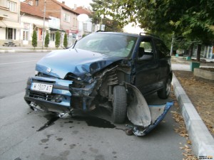 ХЛАПАК НА ЕДНА ВОДКА ИЗСКУБНА СВЕТОФАР В ЦЕНТЪРА НА МОНТАНА