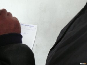 БСП: ШПИЦ КОМАНДИ В ЛОМ! ПОЛИЦИЯТА ЗАБРАНИ НА ЖУРНАЛИСТКА ДА СНИМА ИЗБОРИТЕ!