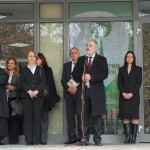 НОВАТА ФАСАДА НА ОБЛ. УПРАВА ГЛЪТНА 200 ХИЛ. ЛЕВА, НАРЕД Е СГРАДАТА НА БИВШИТЕ  ПРОФСЪЮЗИ