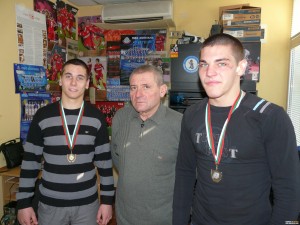 ЗЛАТО И СРЕБРО ЗА БОРЦИТЕ НА СЛАВА