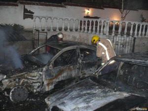 ОБНОВЕНО: ДВА МЕРЦЕДЕСА ИЗГОРЯХА В ЛОМ, ДВА ДЖИПА В СЕЛО ЗАМФИР