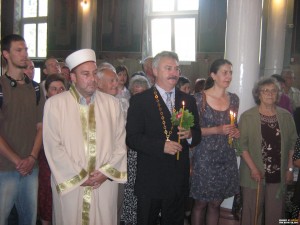 С ТЪРЖЕСТВЕНА ЛИТУРГИЯ ЗАПОЧНА ПРАЗНИКА