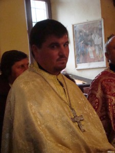 Отец Славейко от Славотин стана протойерей, търсят му булка