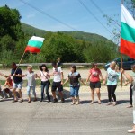 дават дупките  по петроханския път на прокурор
