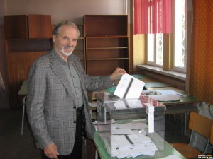 Доц. Великов гласува за Монтана