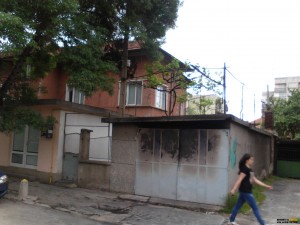 ПОДПАЛИХА КОЛАТА НА АДВОКАТ