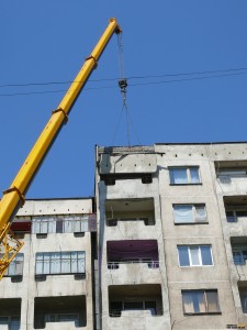 ПАДНА ТЕРАСА В ЦЕНТЪРА НА ЛОМ