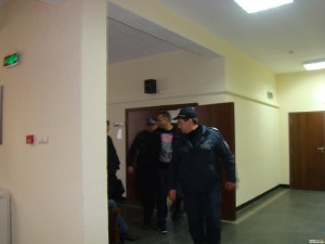 ЗАДЪРЖАНИЯТ  ЗА ОБИРА НА ЗЛАТО ОСТАВА В АРЕСТА