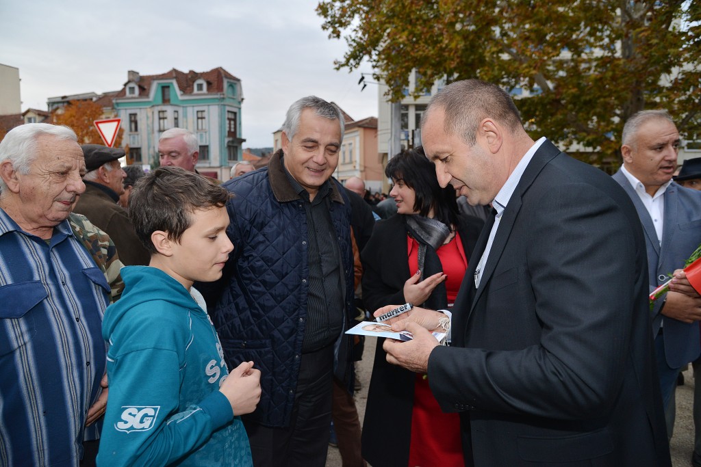 radev_021