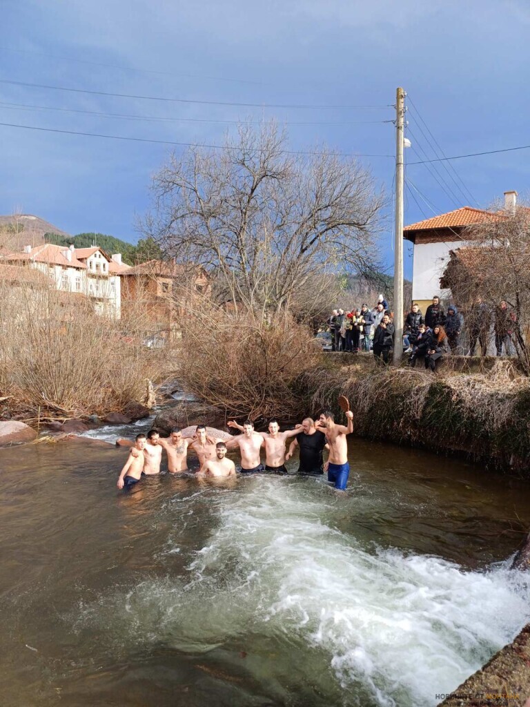 IMG-85da290b4e8a9ee88b7422fdaf4bc17d-V