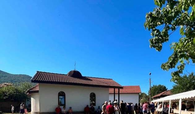 ОСВЕТИХА ПАРАКЛИС В СЕЛО МЕЛЯНЕ
